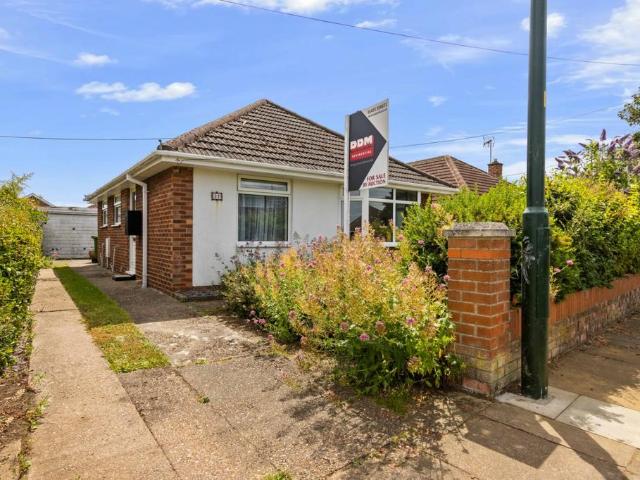 Bungalow for sale in Waltham, North East Lincolnshire