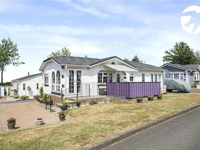 Park Home for sale in Wrotham, Bourne Vale