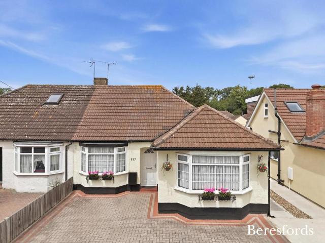Bungalow for sale in Upminster, Greater London
