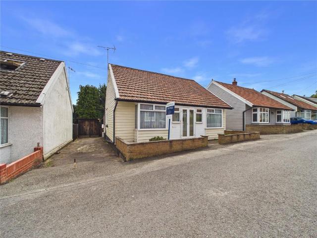 Bungalow for sale in Chipping Hill, Essex