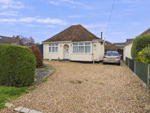 Bungalow for sale in Pouchen End, Hertfordshire