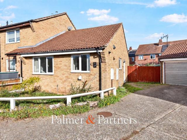 Bungalow for sale in Highwoods, Fordham Heath