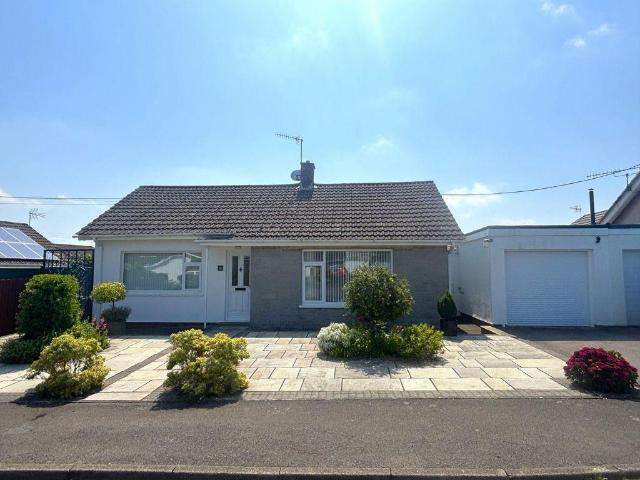 Bungalow for sale in Llanfoist Fawr, Llanellen