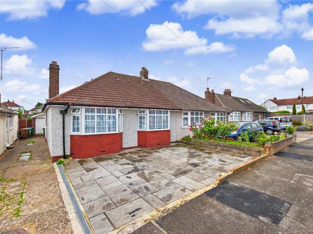 Bungalow for sale in Barnehurst, Greater London