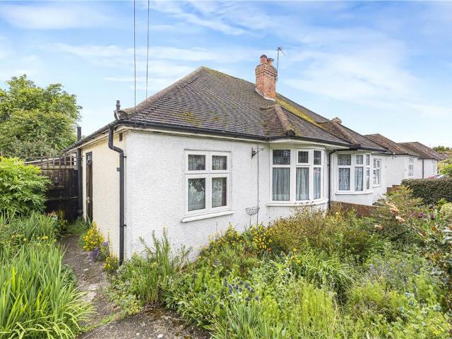 Bungalow for sale in Ramsden, Greater London