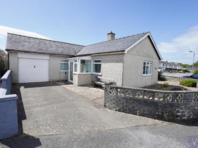 Bungalow for sale in Pwllheli