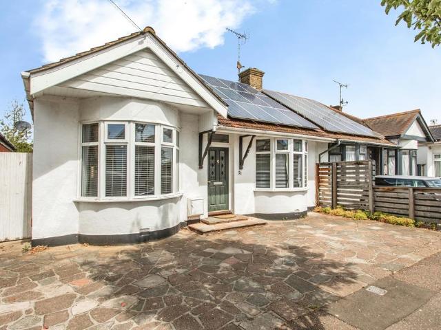 Bungalow for sale in Alton Barnes, Essex