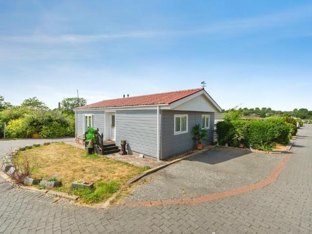 Bungalow for sale in Bedford