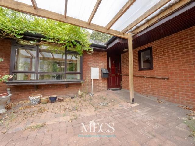 Bungalow for sale in Calthorpe Fields, West Midlands