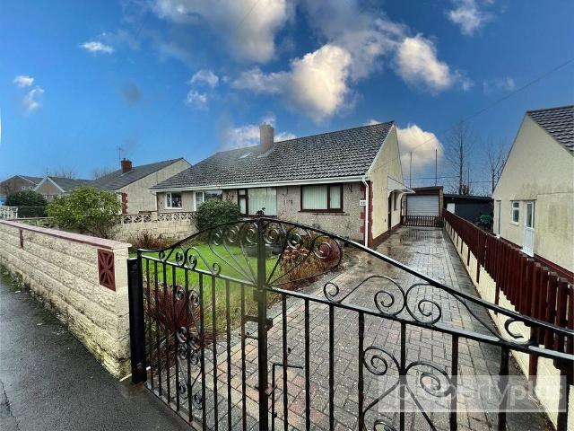 Bungalow for sale in Llantrisant, Beddau