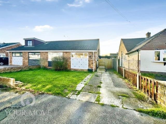 Bungalow for sale in Hawley, Monks Orchard