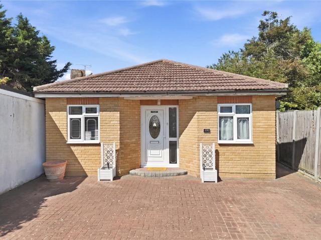 Bungalow for sale in Alton Barnes, Essex