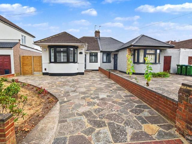 Bungalow for sale in Upper Belvedere, Greater London