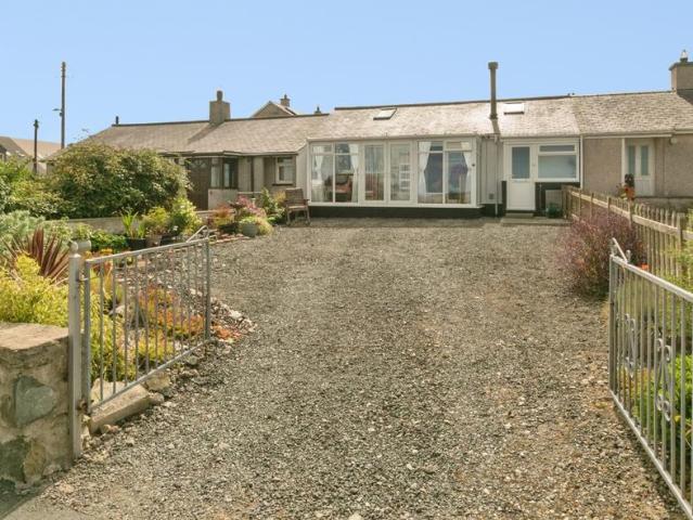 Bungalow for sale in Llanfaethlu