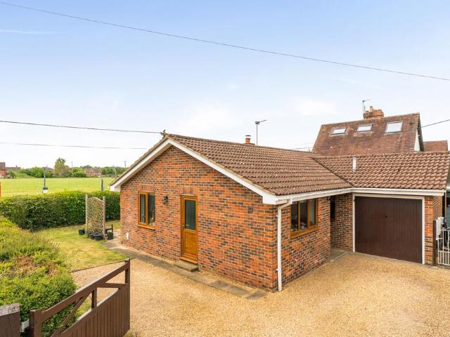 Bungalow for sale in Berrick Salome, Oxfordshire