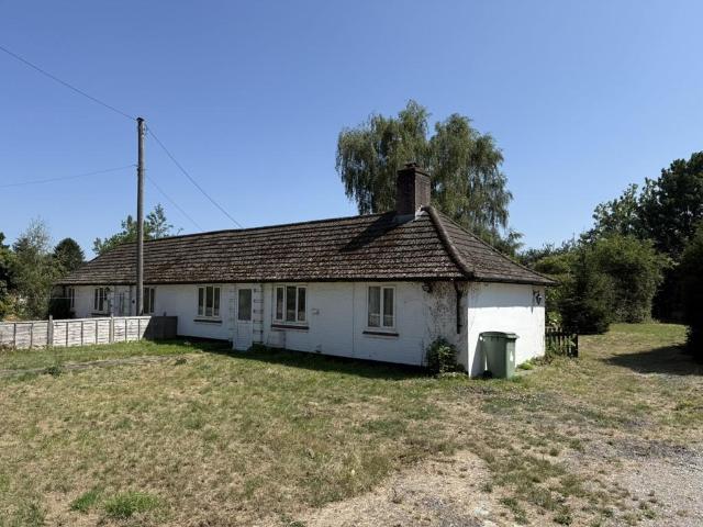 Bungalow for sale in Kingswood, Midway