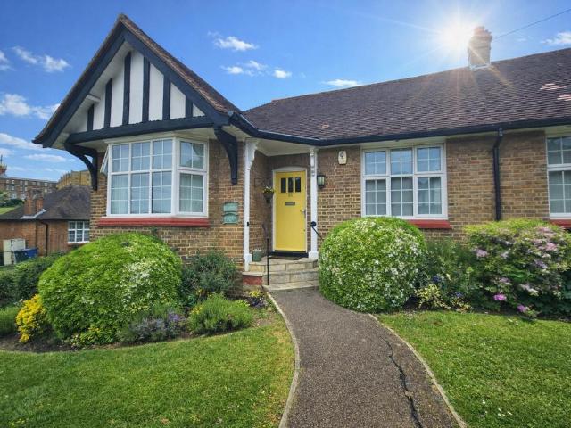 Bungalow for sale in Chalet Estate, Greater London