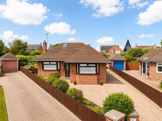 Bungalow for sale in Newton, Hoylake