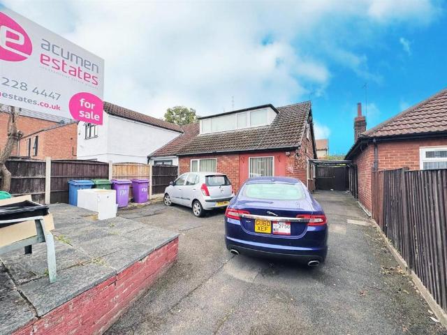 Bungalow for sale in Elm Park, Calderstones