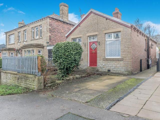 Bungalow for sale in Firthcliffe, West Yorkshire