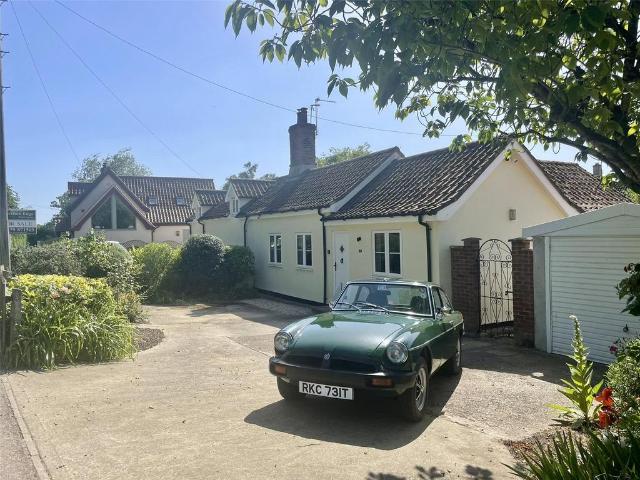 Bungalow for sale in Bedingfield, Suffolk
