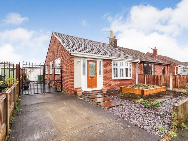 Bungalow for sale in Burtonwood and Westbrook, Warrington