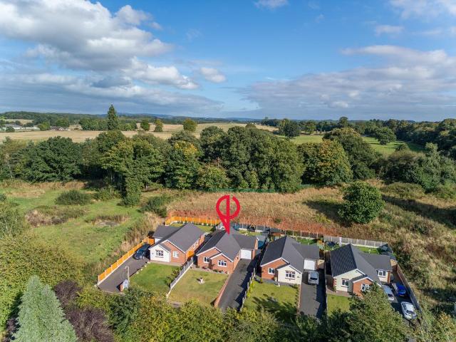 Bungalow for sale in Wolverley, Rushock