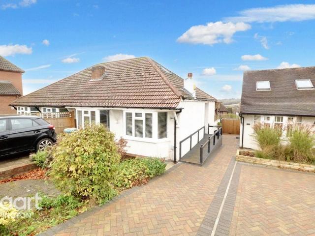 Bungalow for sale in Green Street Green, Greater London