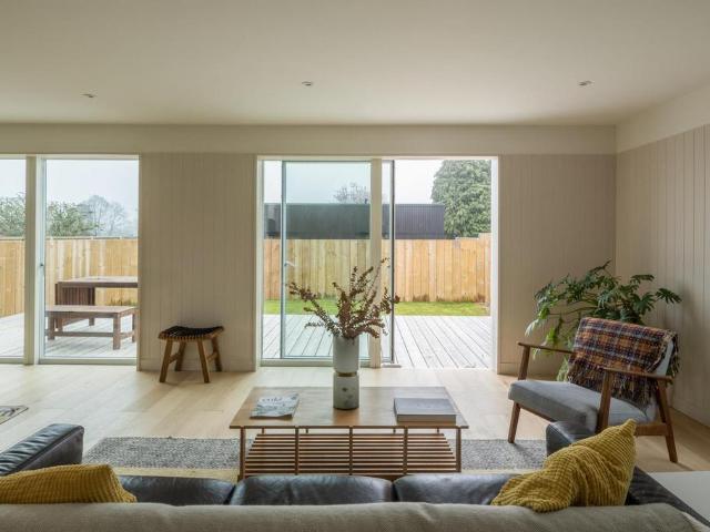 Bungalow for sale in Hillview, Surrey