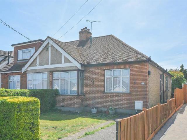 Bungalow for sale in Pilgrims' Hatch, Navestock Side