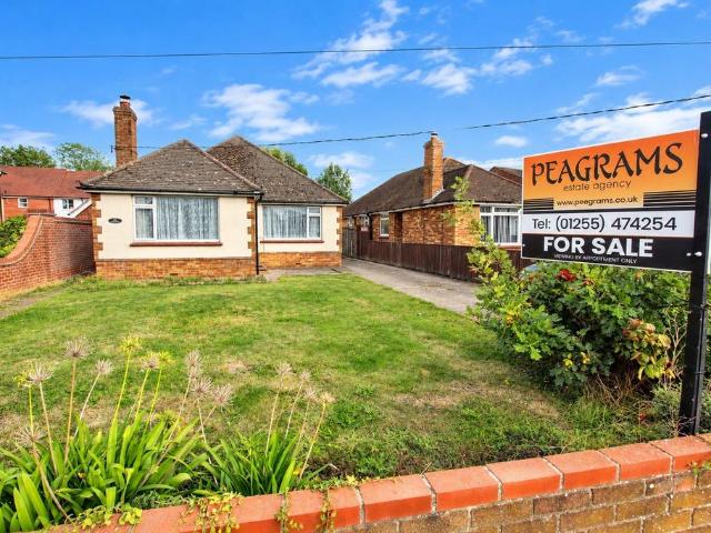 Bungalow for sale in Little Clacton, Tendring