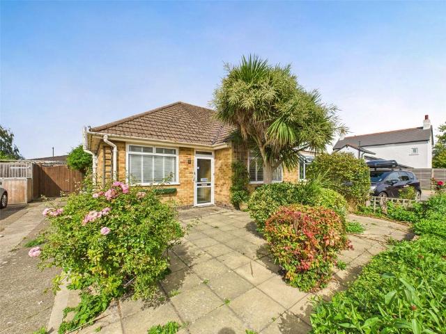 Bungalow for sale in Hampton, Greater London
