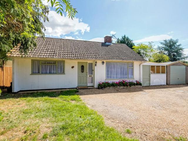 Bungalow for sale in Aston, Colliers End