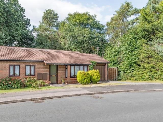 Bungalow for sale in Headless Cross, Redditch