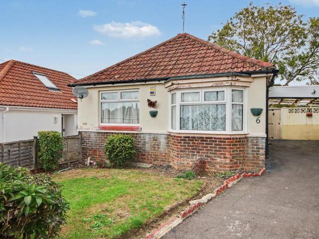 Bungalow for sale in Townhill Park, Southampton