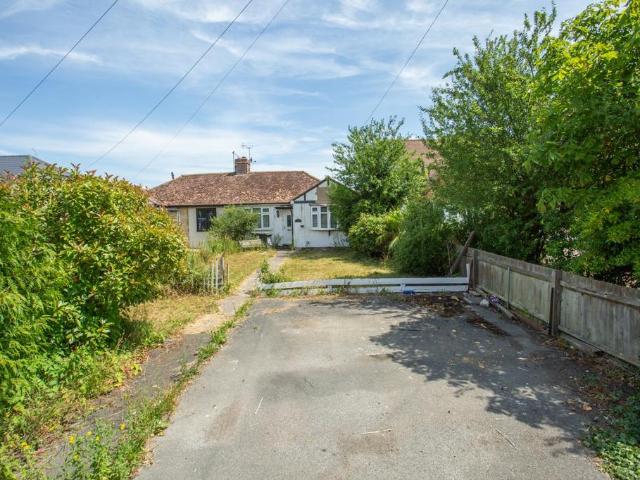 Bungalow for sale in The Bridge, Kent