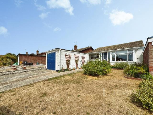 Bungalow for sale in Frinton and Walton, Dale Hill