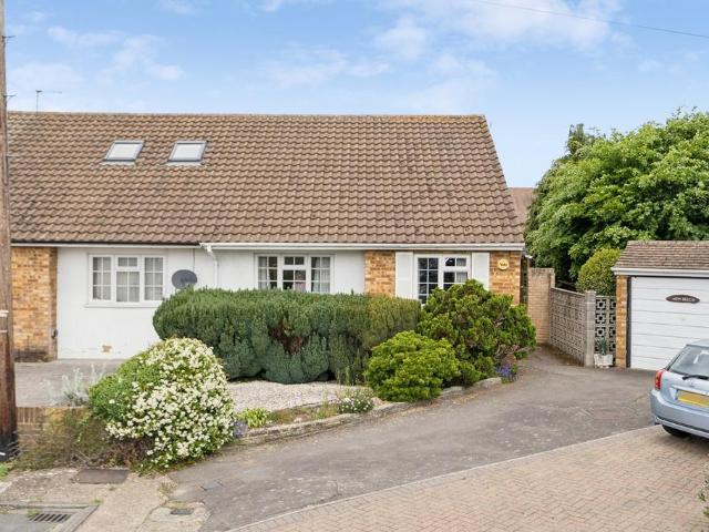 Bungalow for sale in Iver
