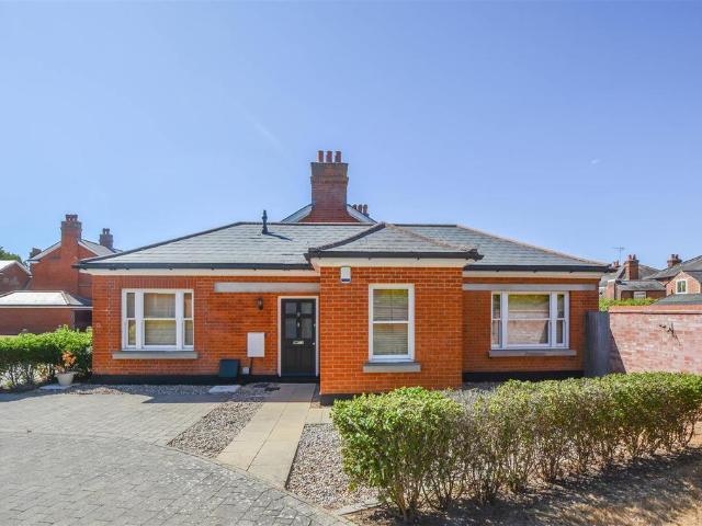 Bungalow for sale in Navestock Side, Essex