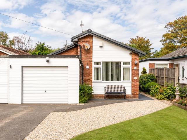Bungalow for sale in Severn Beach, South Gloucestershire