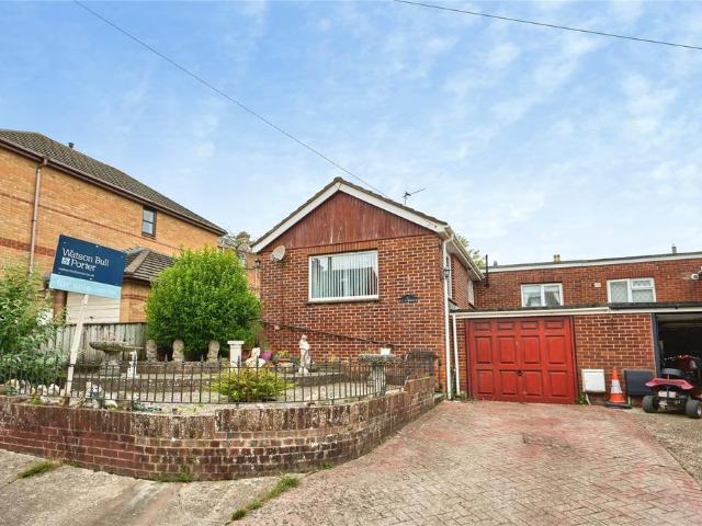 Bungalow for sale in Cowes, Isle Of Wight