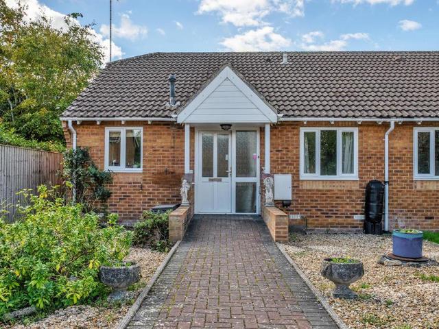 Bungalow for sale in Devizes, Wiltshire