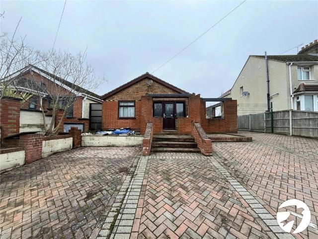 Bungalow for sale in Grove Park, Oad Street
