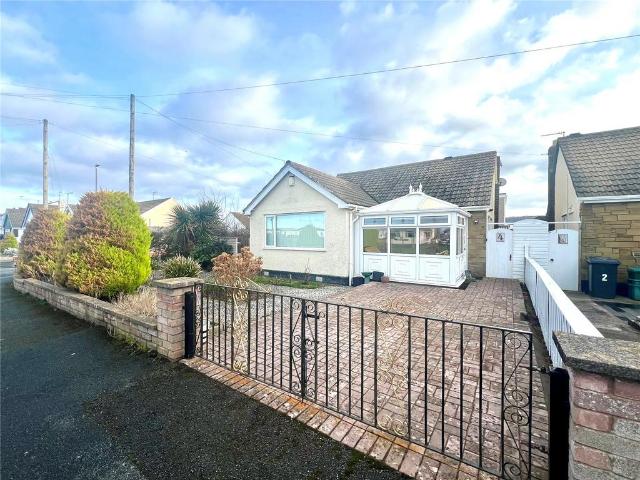 Bungalow for sale in Pensarn, Wales