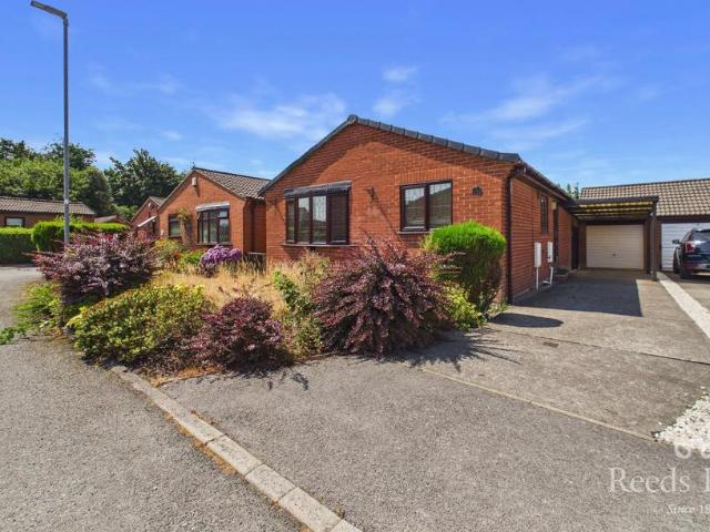 Bungalow for sale in West Ardsley, Tingley