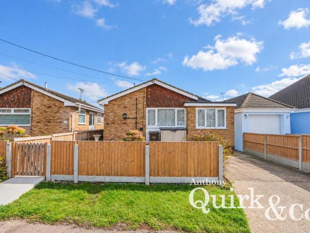 Bungalow for sale in Newlands, Castle Point