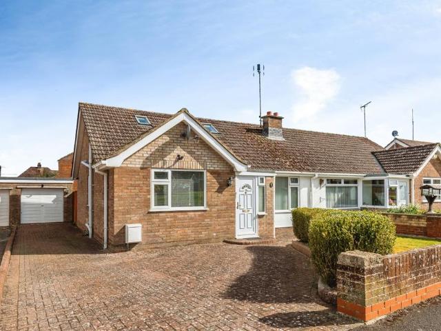 Bungalow for sale in Chiseldon, Swindon