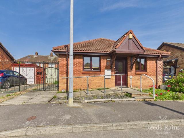 Bungalow for sale in Marfleet, Hull