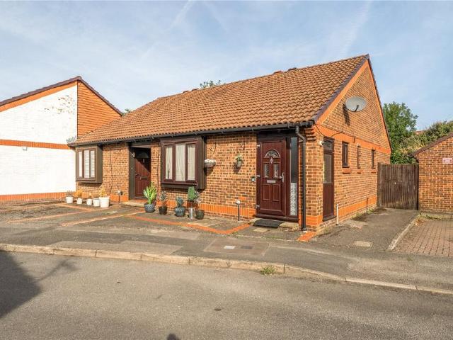 Bungalow for sale in Datchet, Windsor and Maidenhead