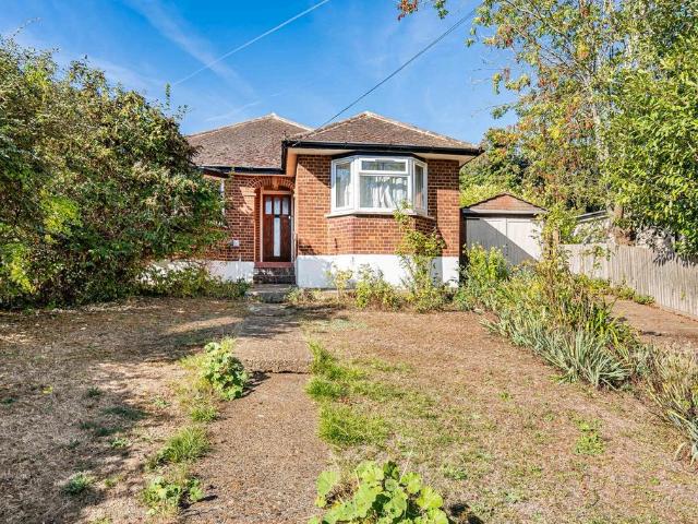 Bungalow for sale in Ripley Springs, Runnymede